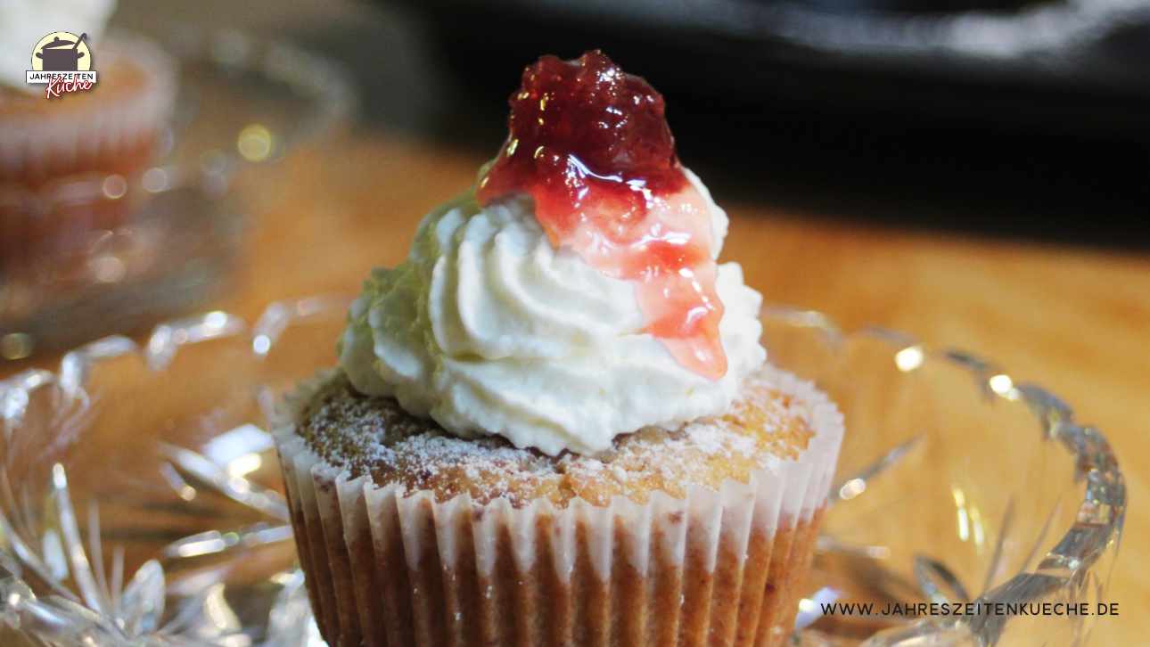 Amaretto-Marzipan-Muffins mit Amarena-Kirschen