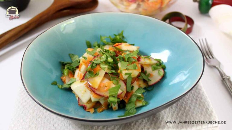 Knackiger Mairübchen-Salat mit Honig-Senf-Dressing