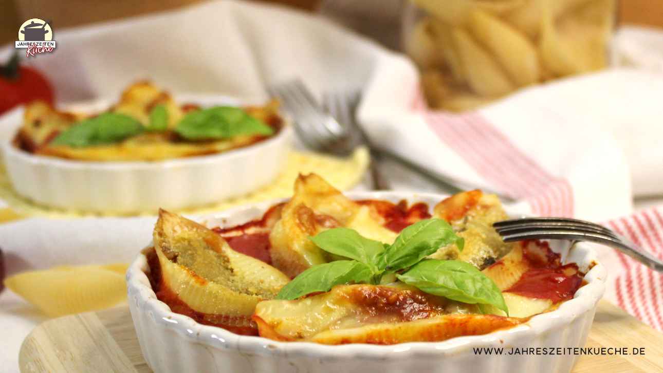 Gefüllte Conchiglioni mit Zucchini- und Tomaten-Füllung