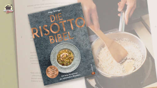 Das Kochbuch Die Risotto-Bibel ist vor einem aufgehellten Hintergrund mit zwei Buchseiten abgebildet