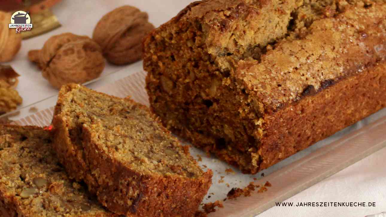 Karotten-Kuchen mit Walnüssen | Omas Kuchen backen