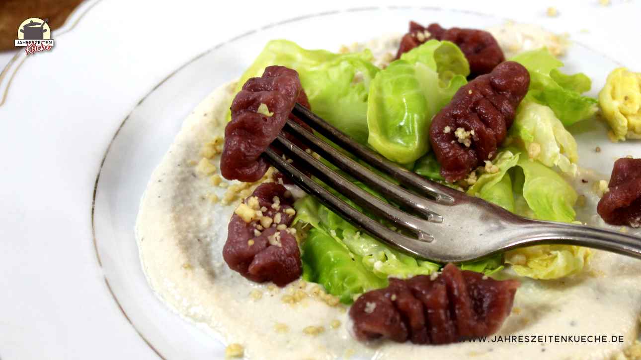 Rote Bete-Gnocchi mit Rosenkohl | vegan und günstig