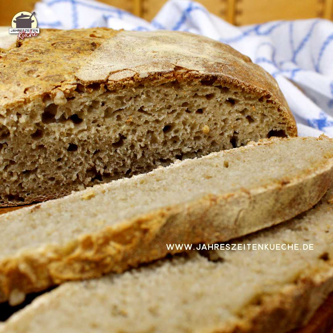 Aufgeschnittenes Sauerteigbrot