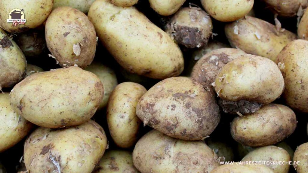 Viele Kartoffeln übereinander
