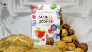 Das Backbuch "Scones, Scones, Scones" von Petra Milde mit vielen Scones